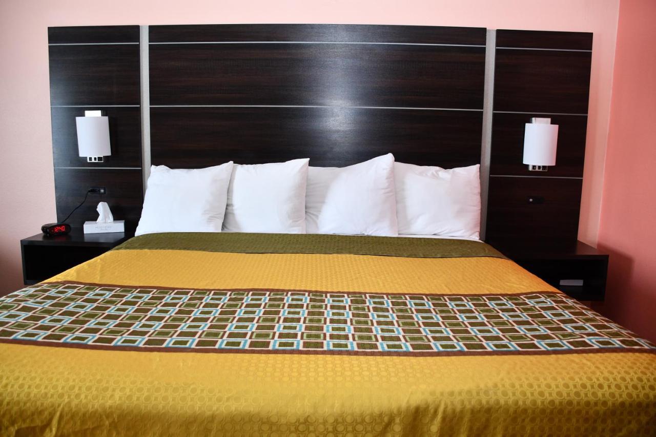 Regency Inn & Suites Faribault Εξωτερικό φωτογραφία