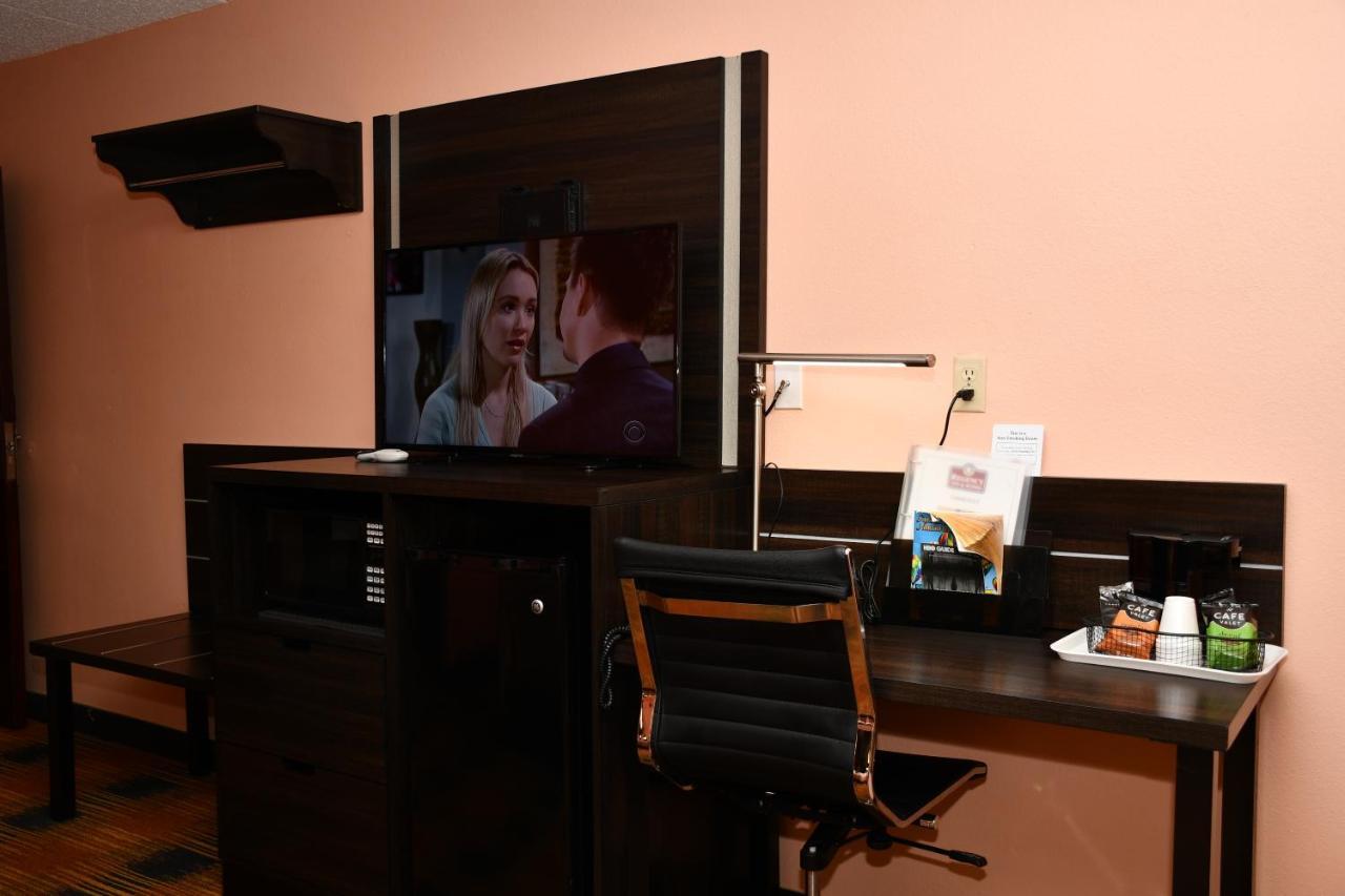 Regency Inn & Suites Faribault Εξωτερικό φωτογραφία