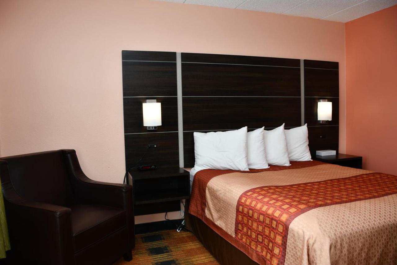 Regency Inn & Suites Faribault Εξωτερικό φωτογραφία