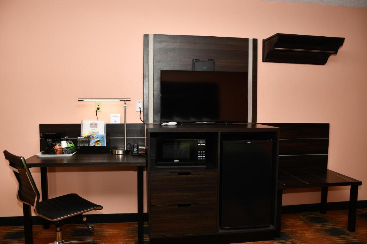 Regency Inn & Suites Faribault Εξωτερικό φωτογραφία