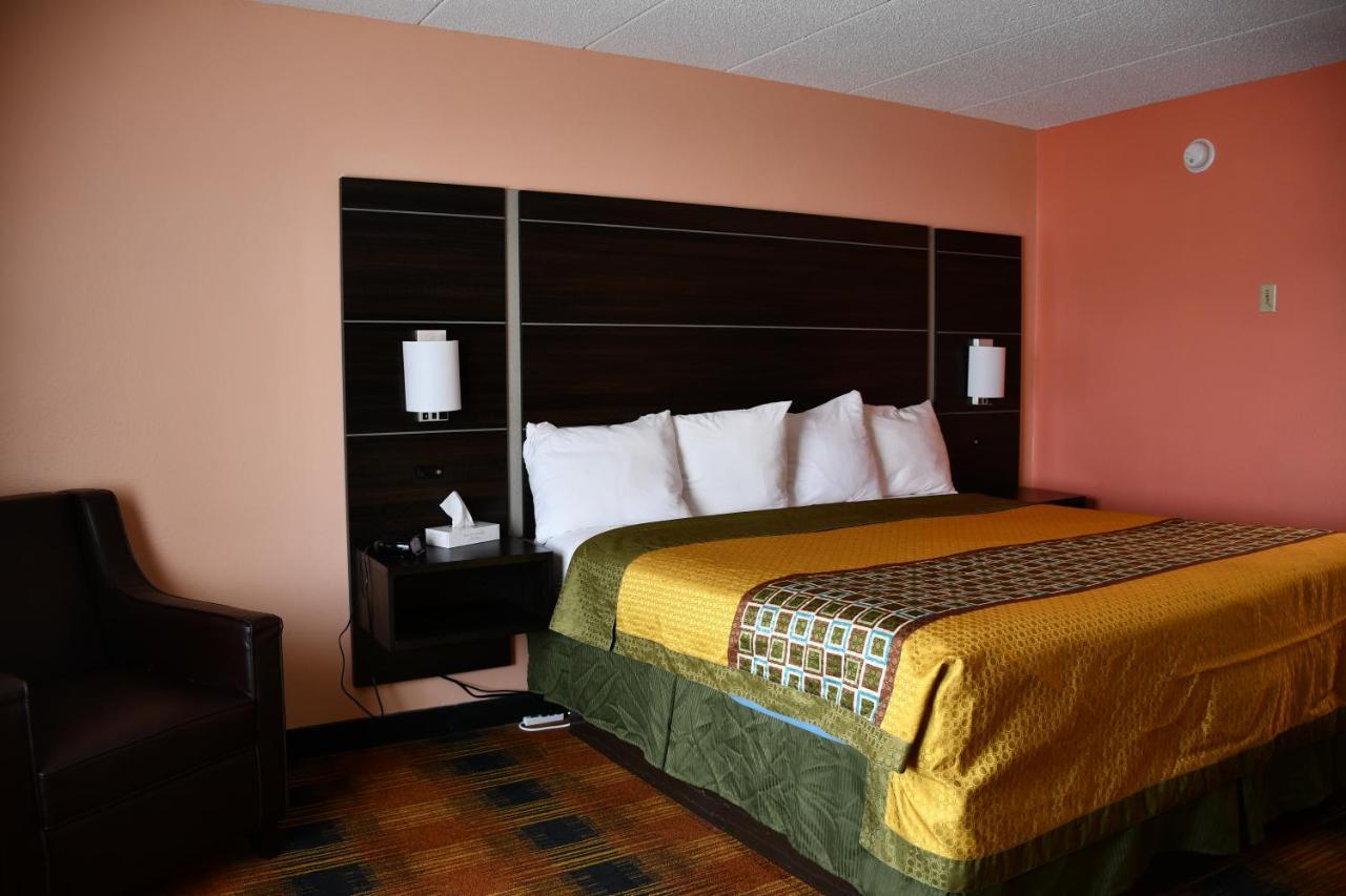 Regency Inn & Suites Faribault Εξωτερικό φωτογραφία